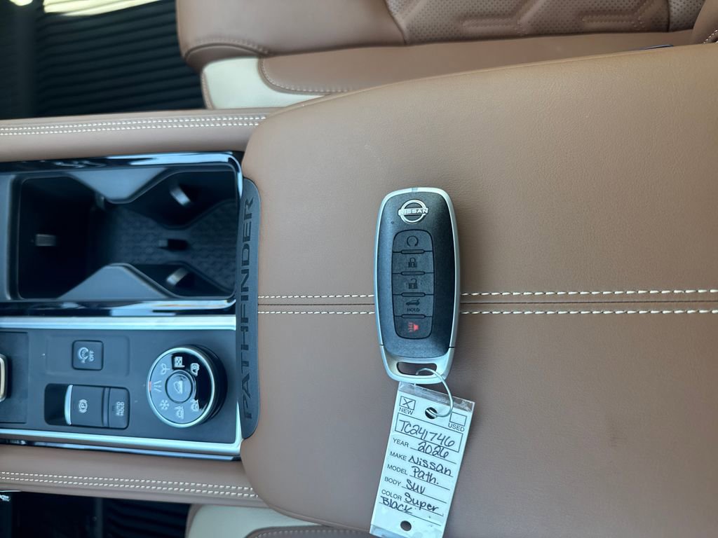 Used 2026 Nissan Pathfinder Platinum AWD/4WD image 29
