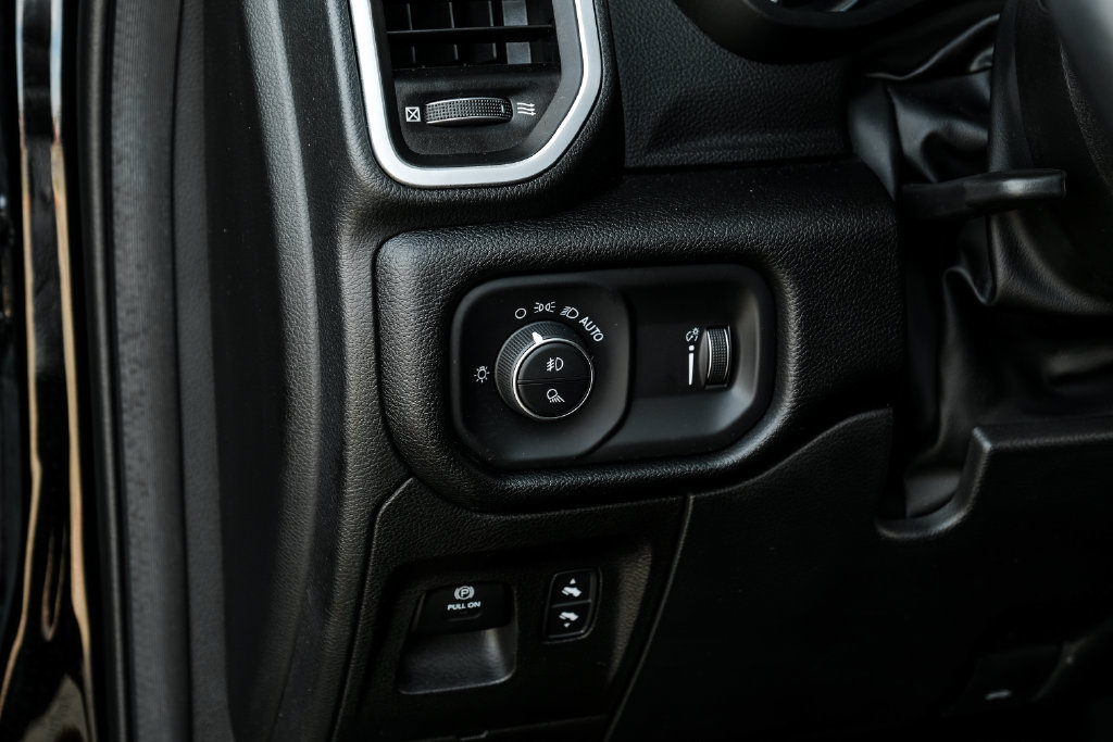 Used 2022 RAM 1500 Big Horn AWD/4WD image 40