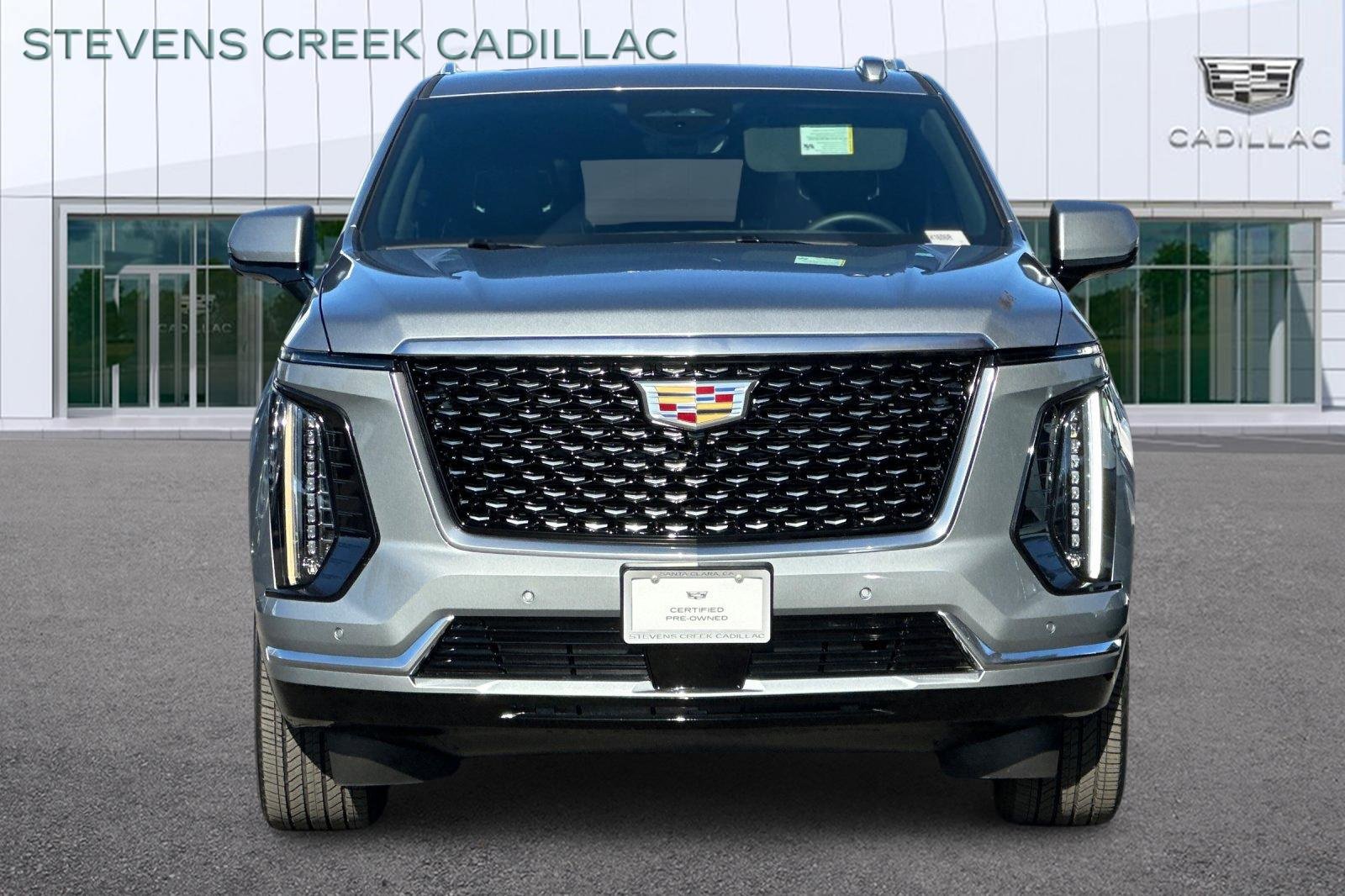 Used 2025 Cadillac Escalade Premium Luxury image 8