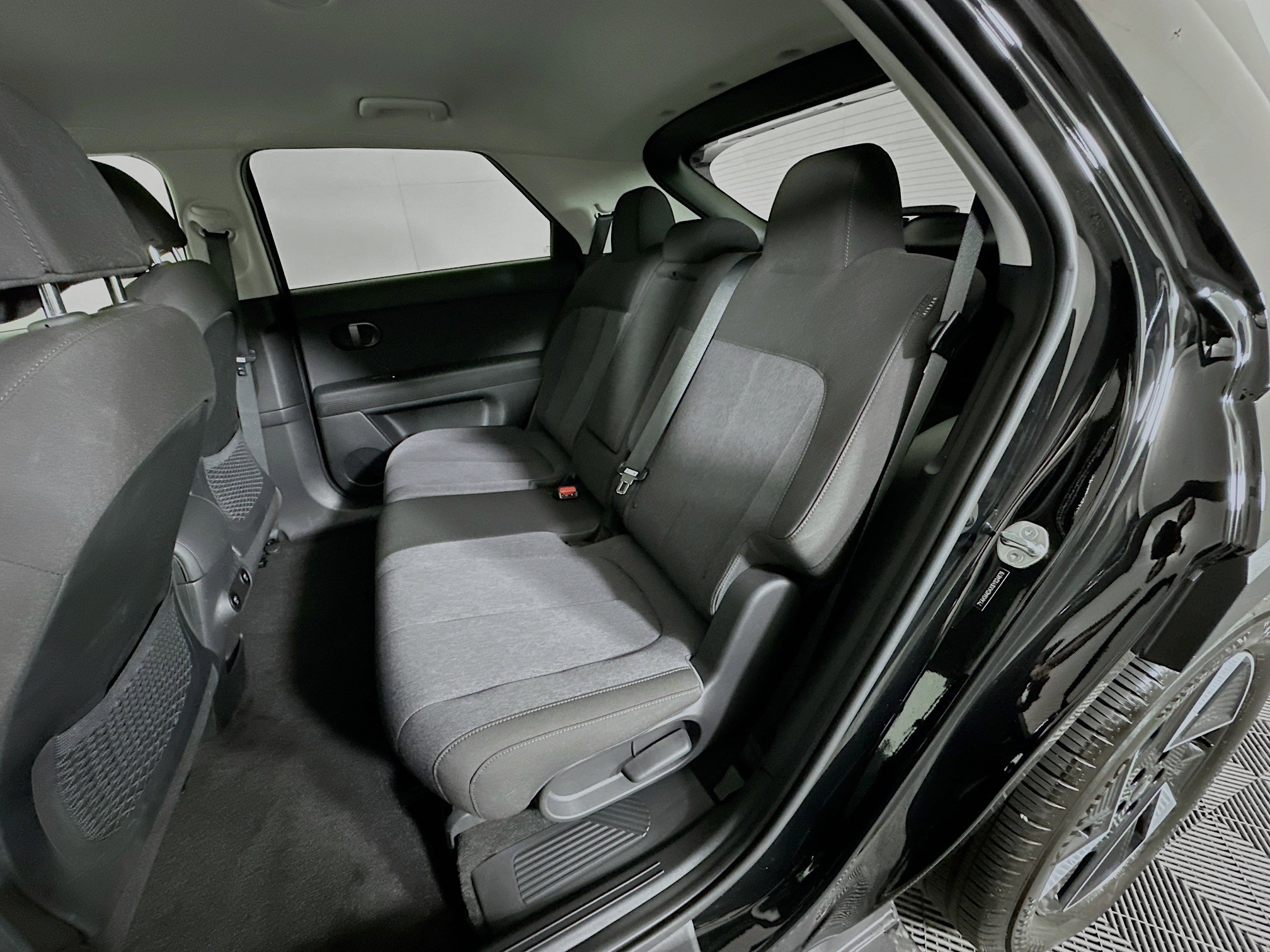 Used 2025 Hyundai Ioniq 5 SE image 26