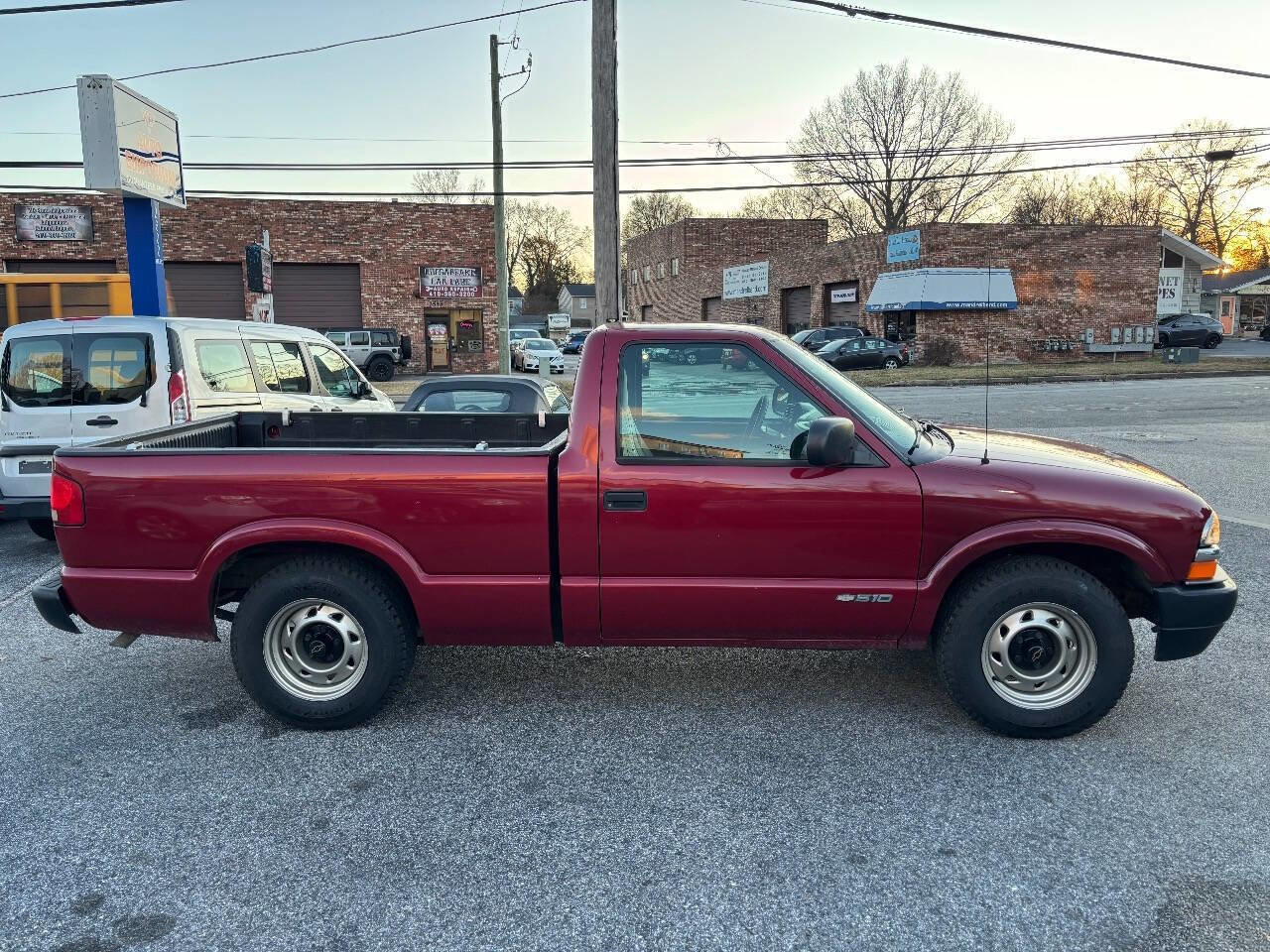 Used 2001 Chevrolet S10 Pickup 2WD Regular Cab image 3