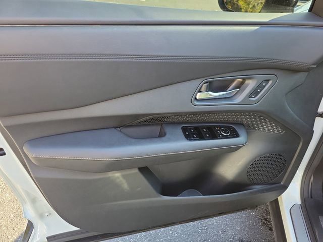 Certified 2024 Nissan Ariya AWD image 15