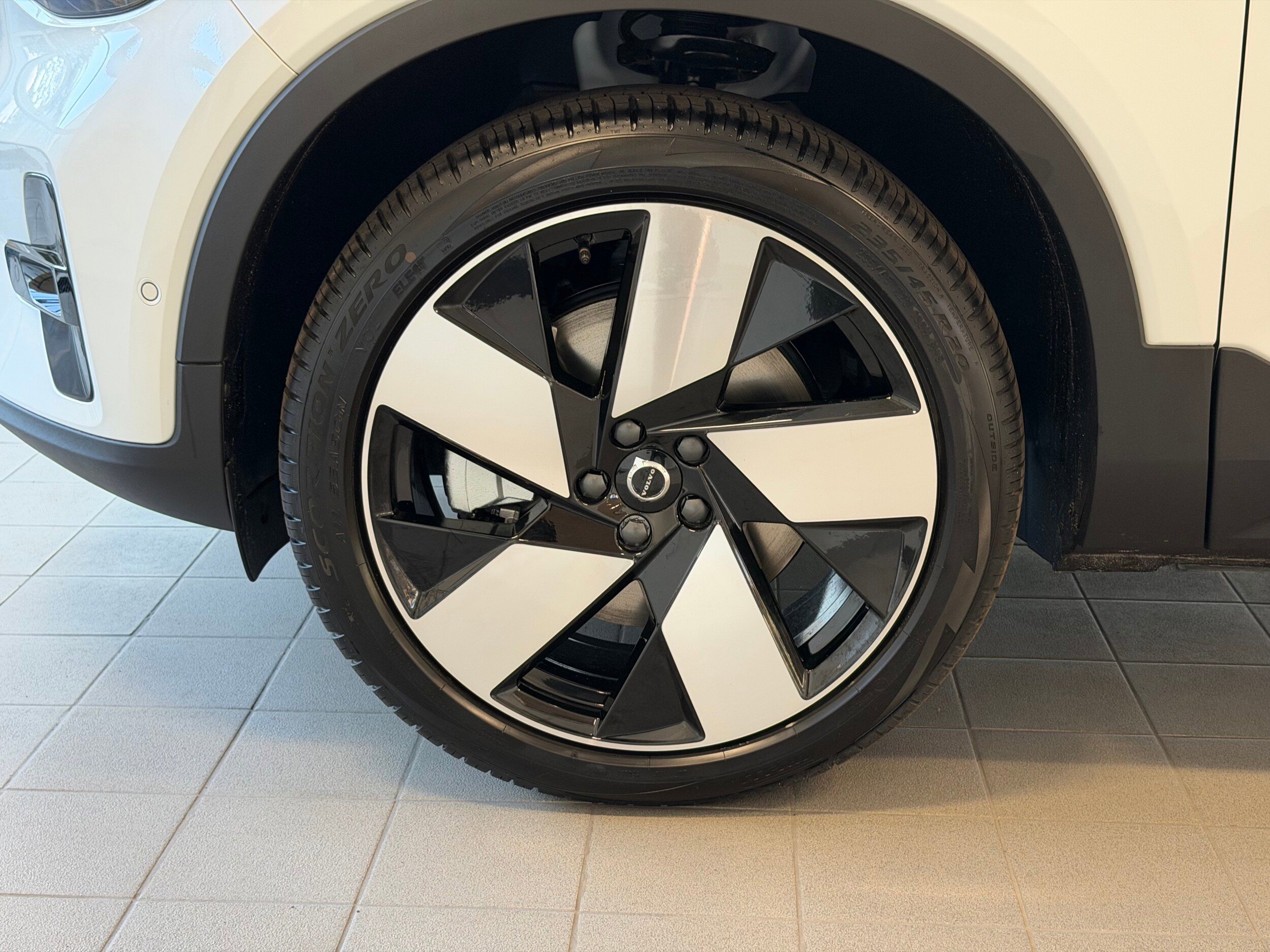 New 2026 Volvo EX40 Plus w/ Climate Package RWD image 8
