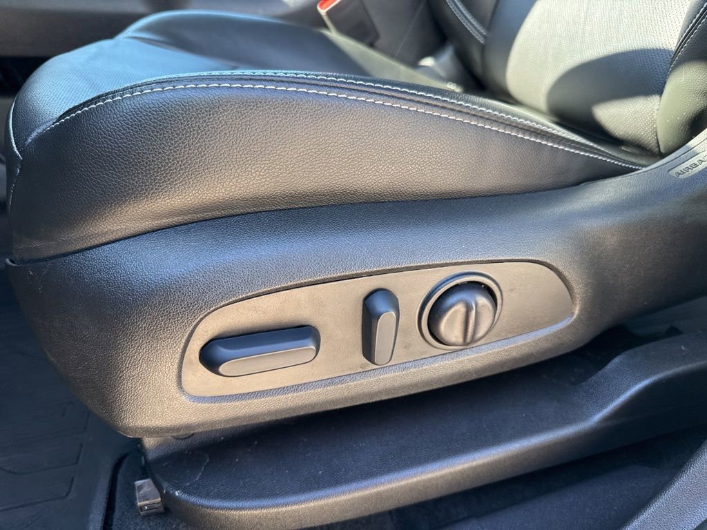 Certified 2024 GMC Terrain SLT w/ Infotainment Package II image 17