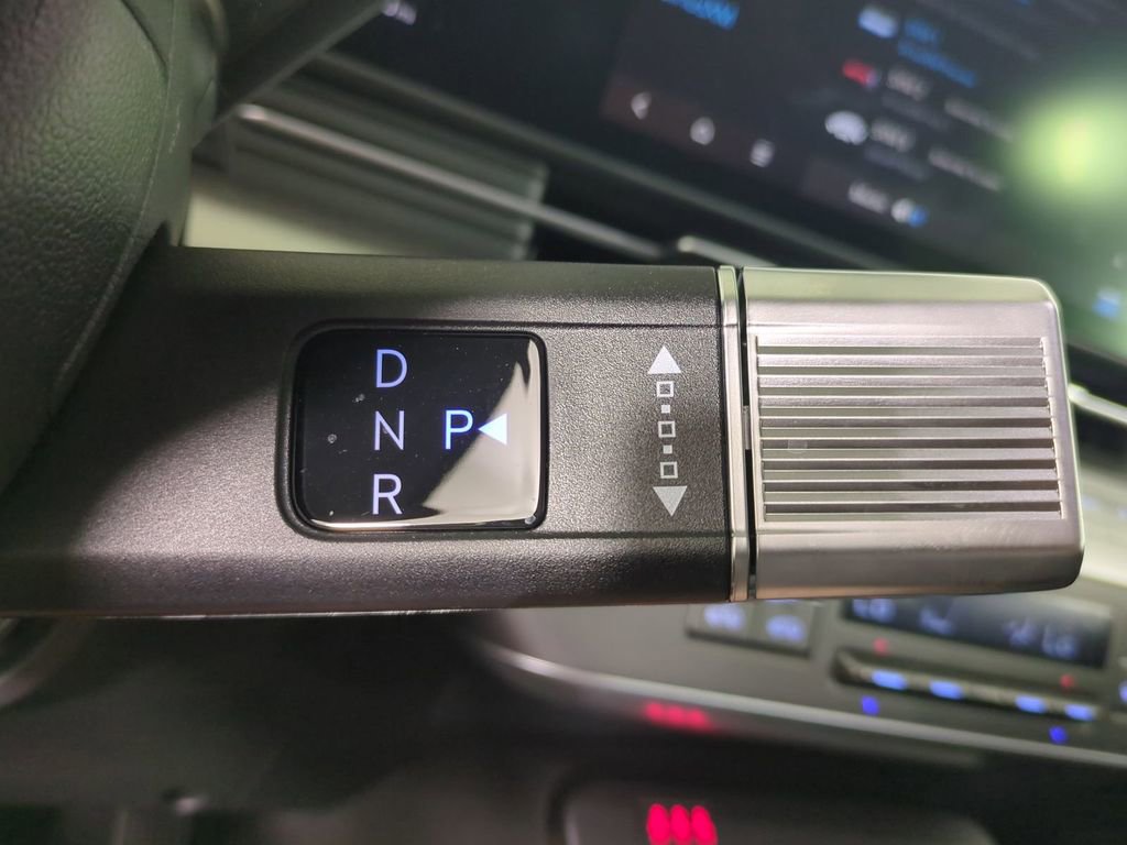 Certified 2025 Hyundai Kona SEL image 21