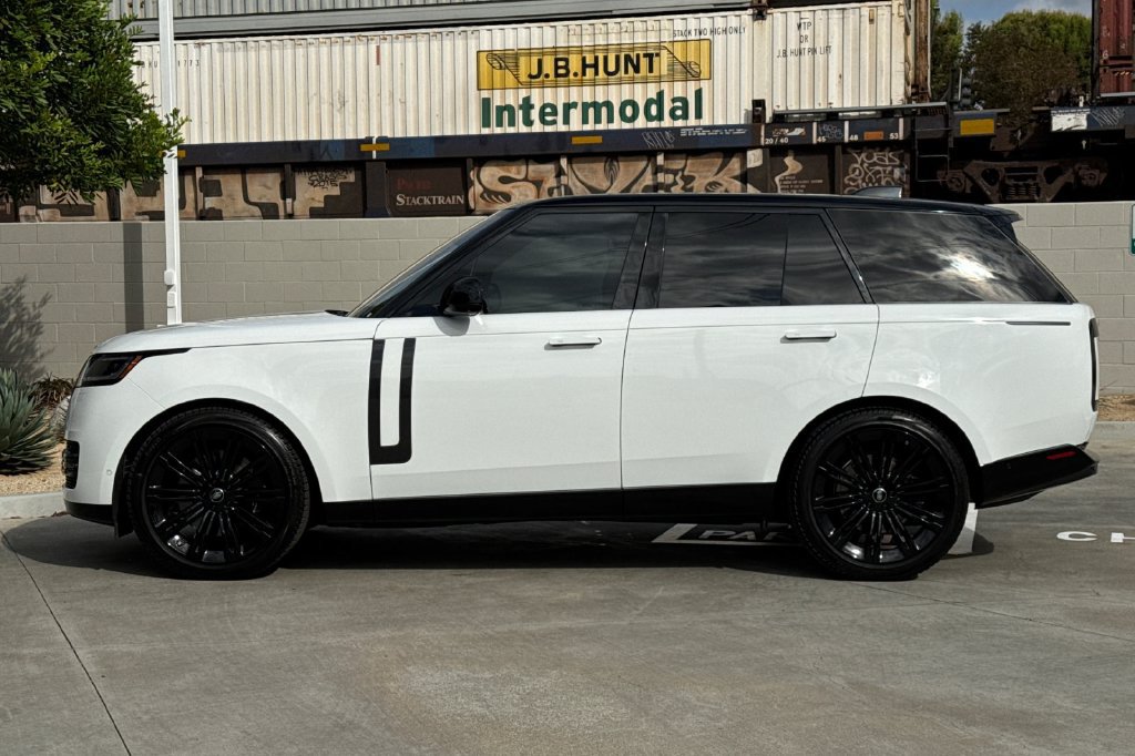 Used 2023 Land Rover Range Rover SE AWD/4WD image 12