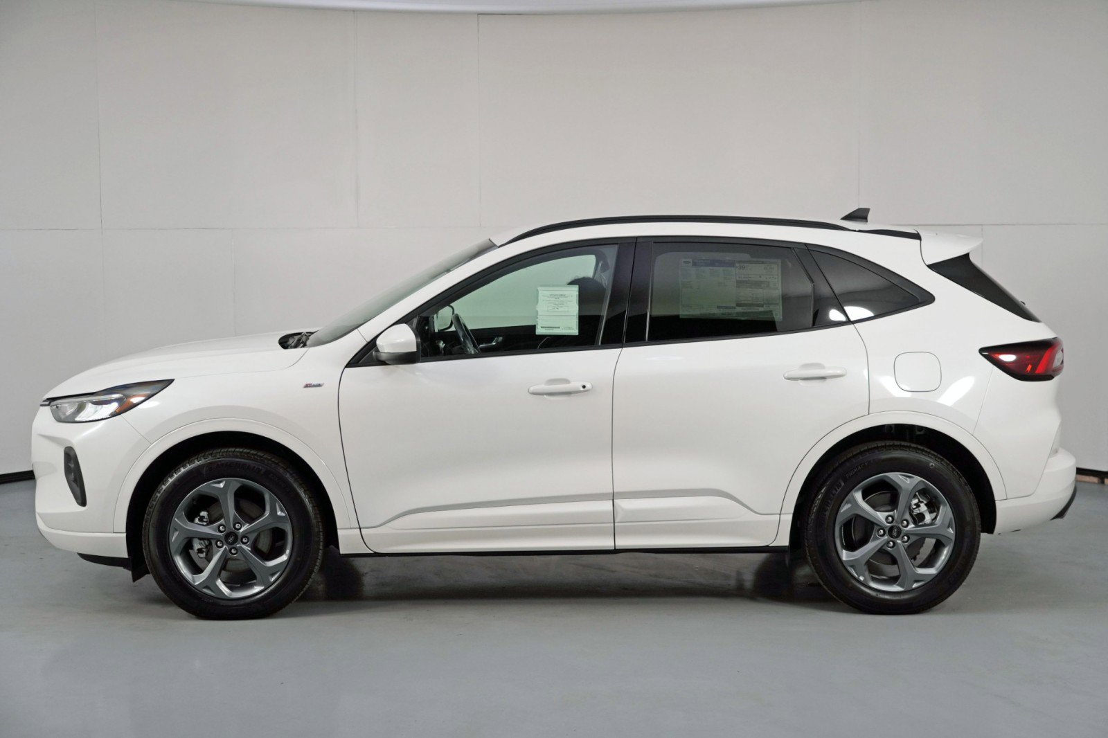 Used 2024 Ford Escape ST-Line Select image 46