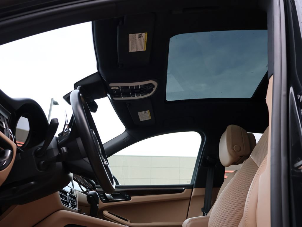 Used 2022 Porsche Macan S image 36