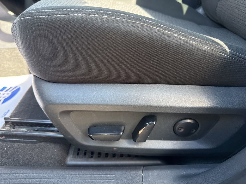 Used 2023 Nissan Rogue SV FWD image 12