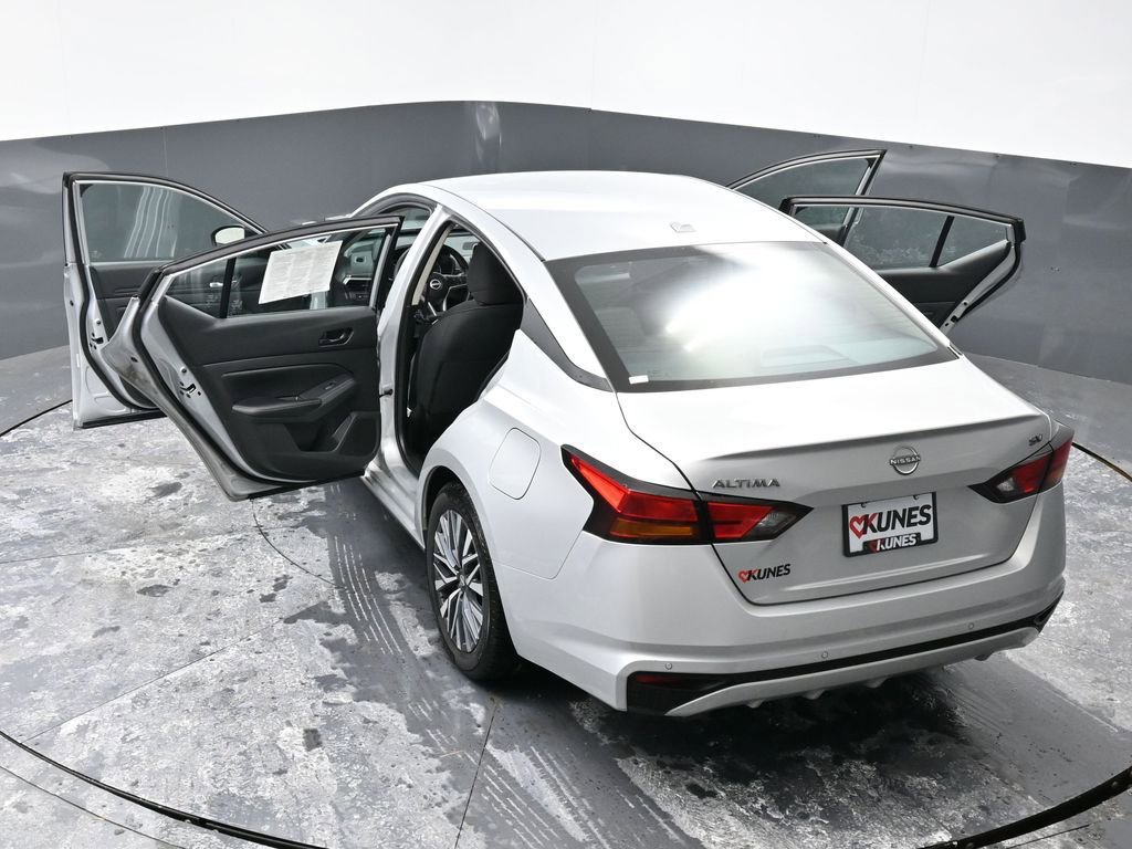 Used 2024 Nissan Altima 2.5 SV FWD image 69