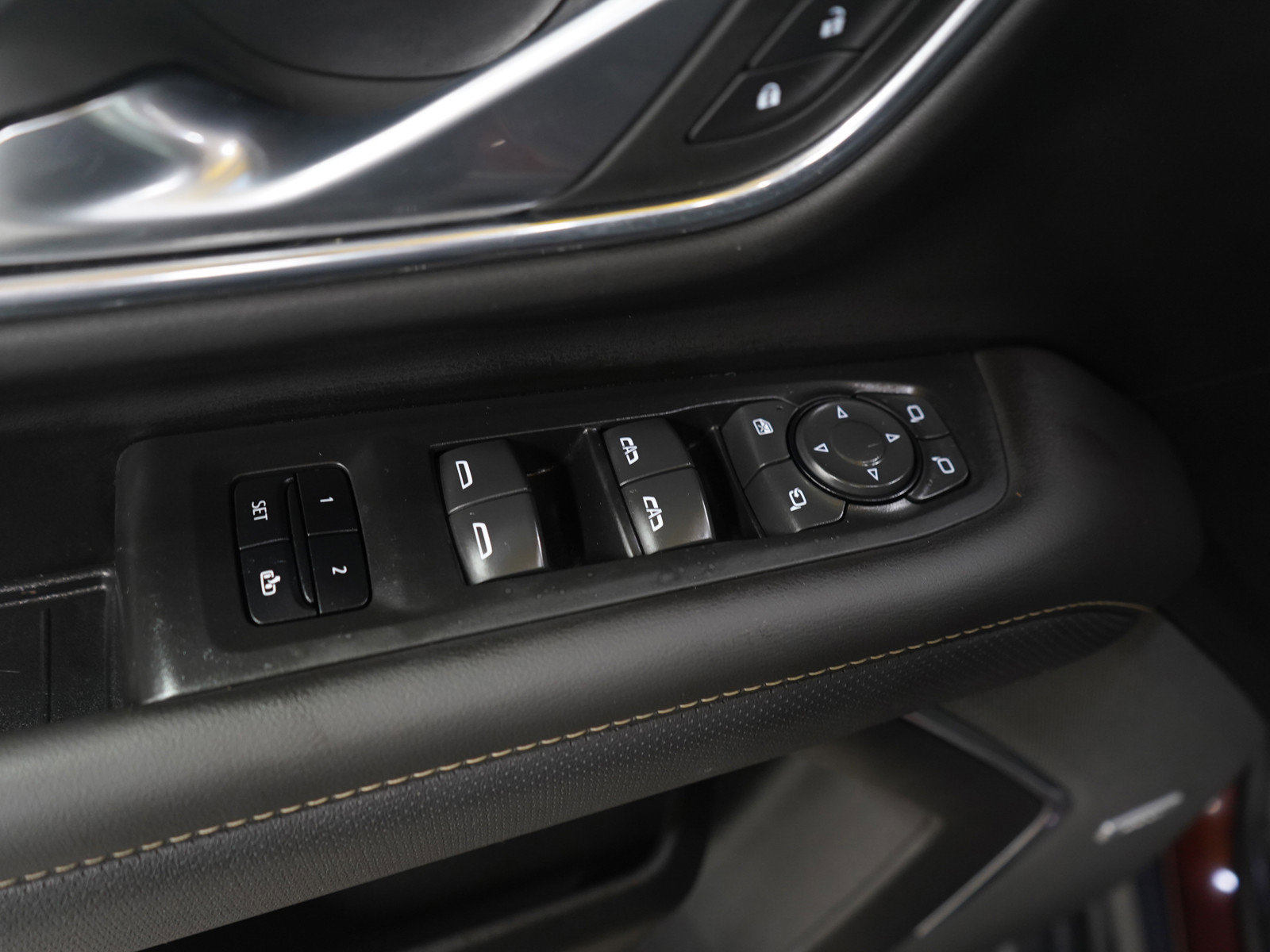 Used 2022 GMC Yukon XL SLT w/ SLT Luxury Package image 24