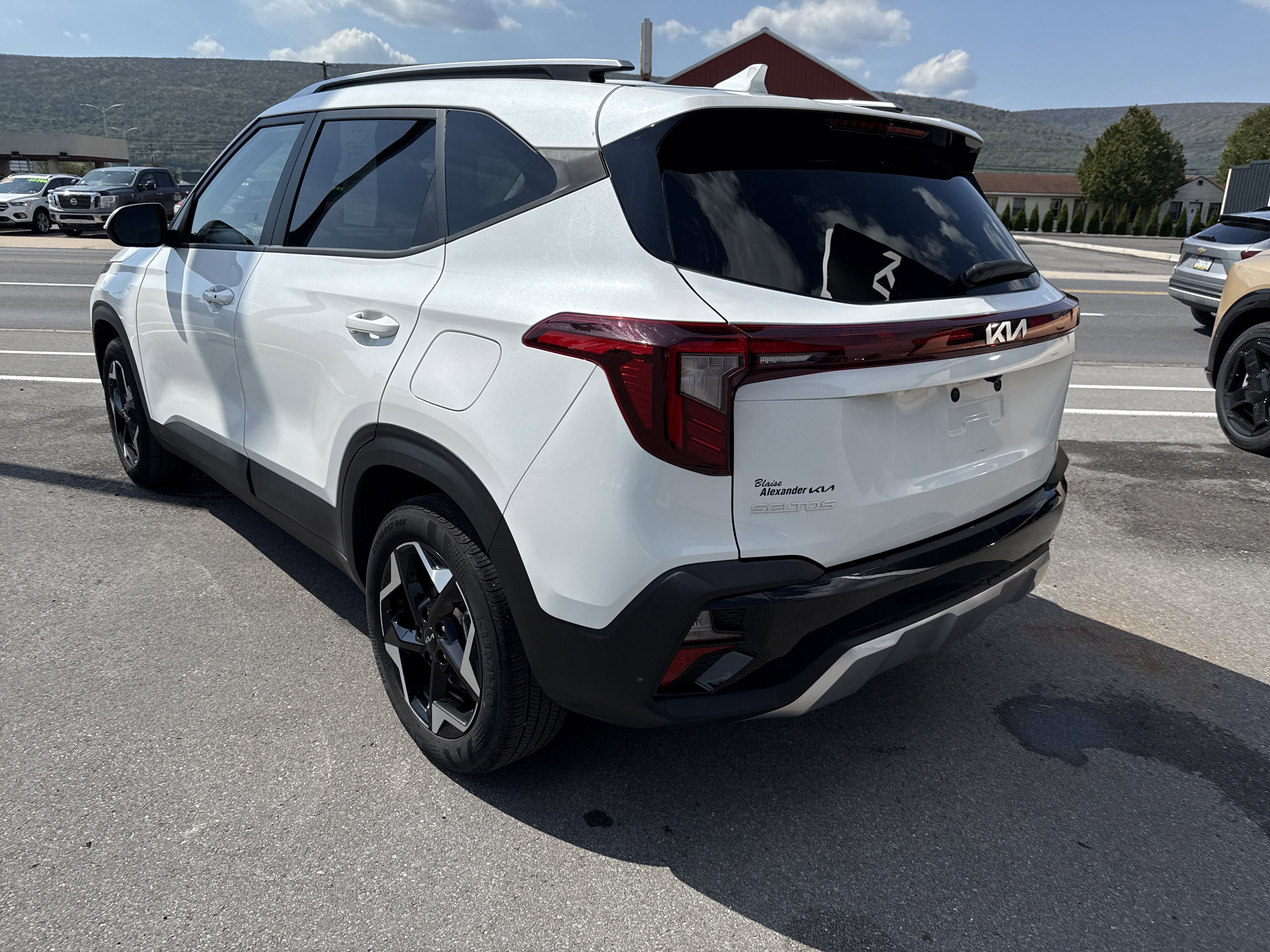 Certified 2025 Kia Seltos S AWD/4WD image 9
