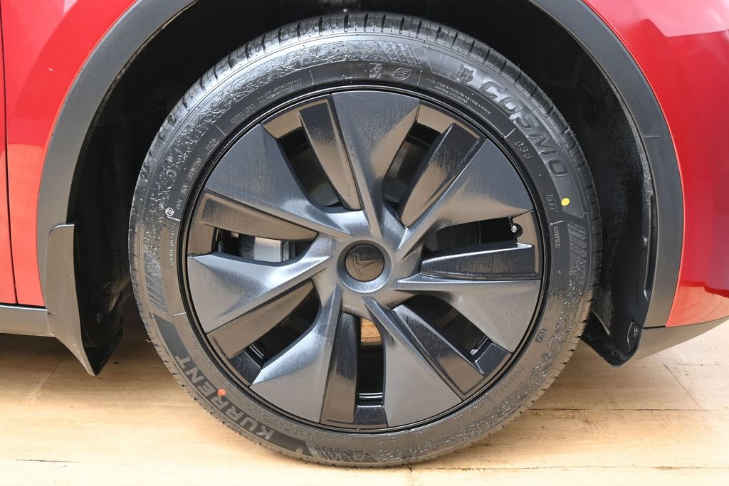 Used 2024 Tesla Model Y Long Range RWD image 13