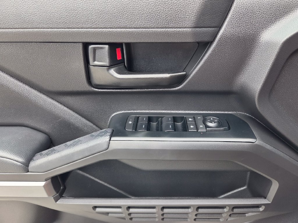 Used 2025 Toyota Tacoma SR5 AWD/4WD image 22