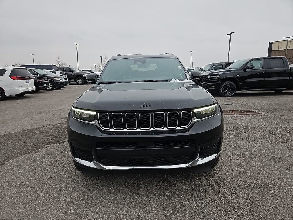 Used 2023 Jeep Grand Cherokee L Laredo image 2
