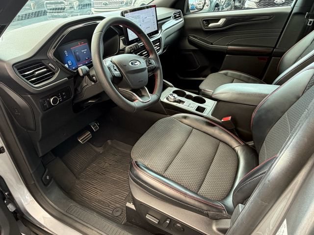 Used 2023 Ford Escape ST-Line w/ Tech Pack #1 FWD image 12