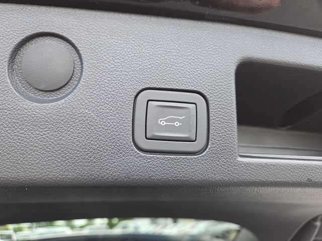 Used 2025 Chevrolet Equinox RS w/ Safety and Technology Package AWD/4WD image 19