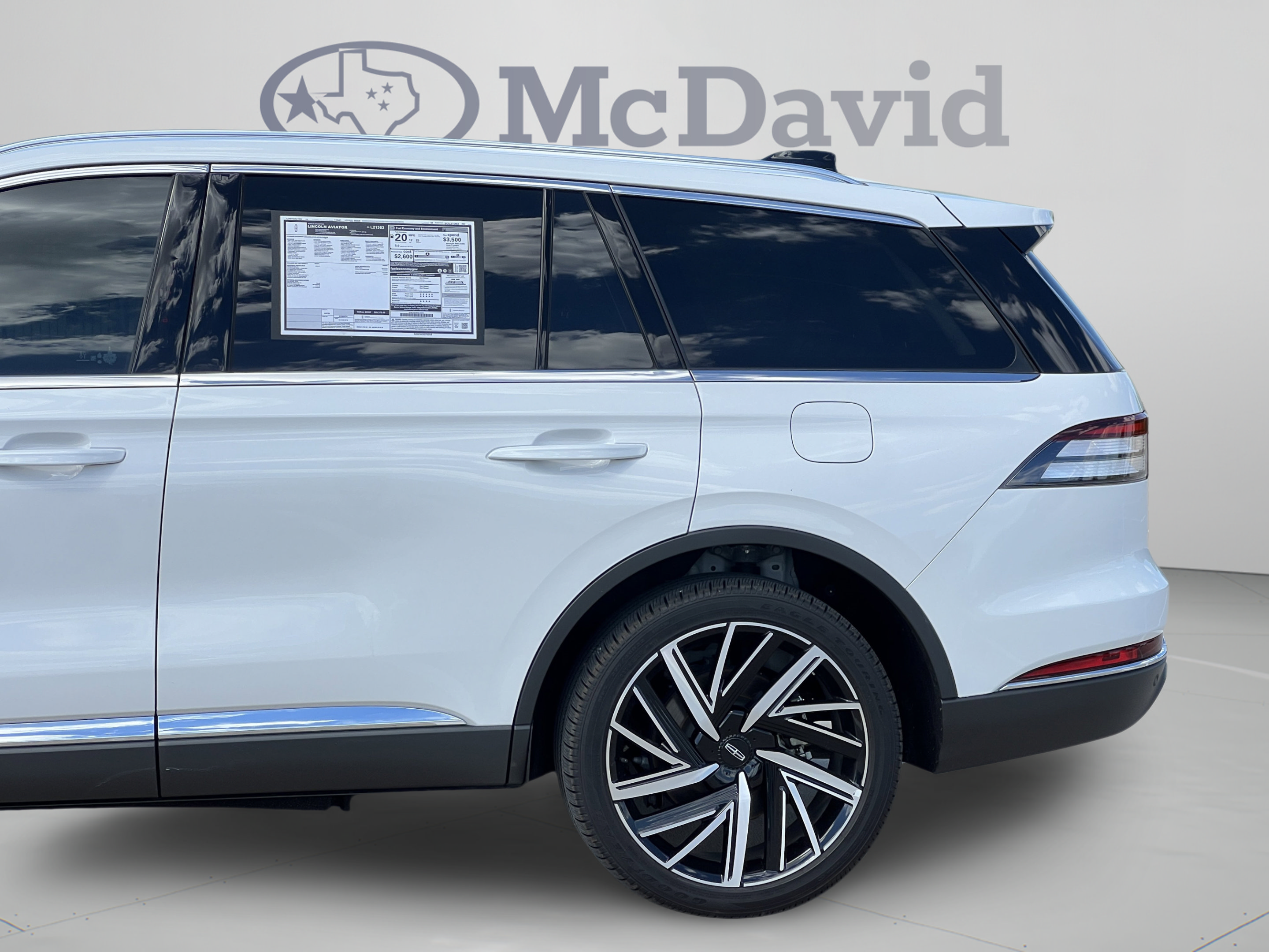 New 2025 Lincoln Aviator Reserve w/ Equipment Group 201A AWD/4WD image 31