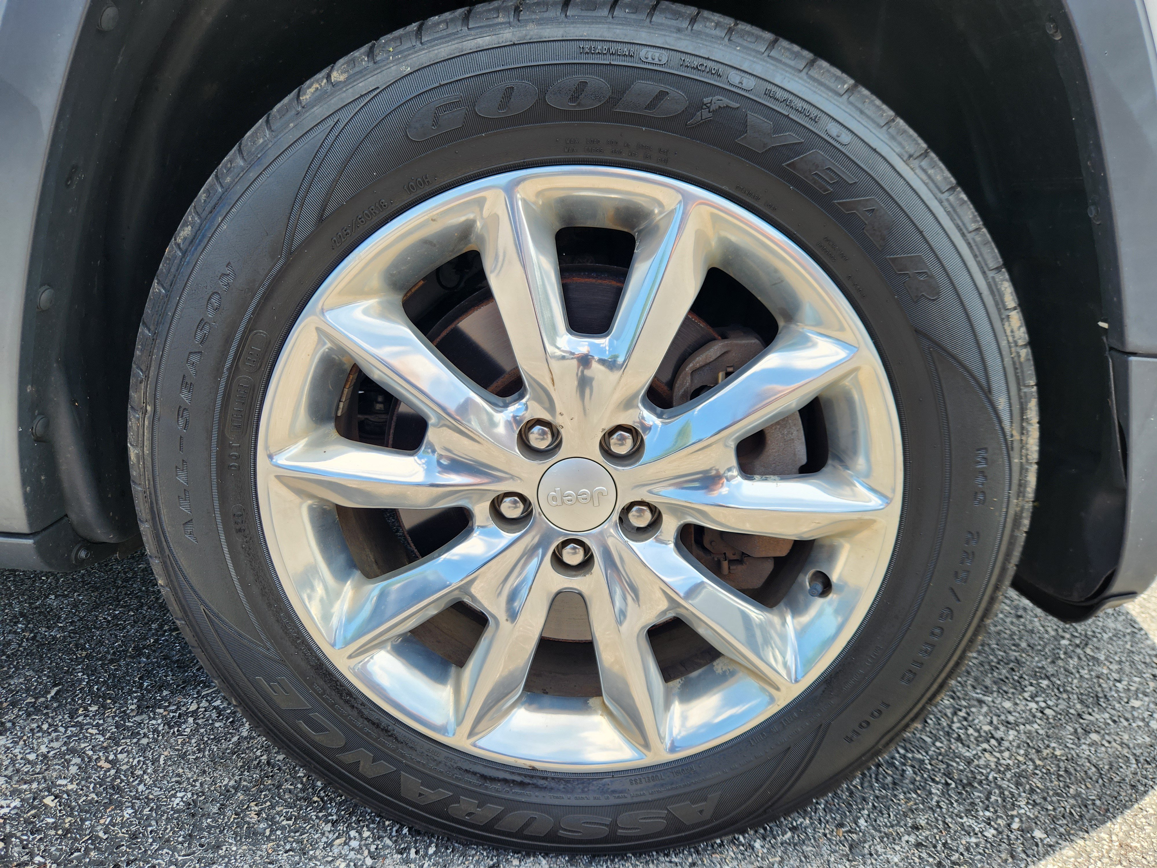 Used 2017 Jeep Cherokee Limited AWD/4WD image 21