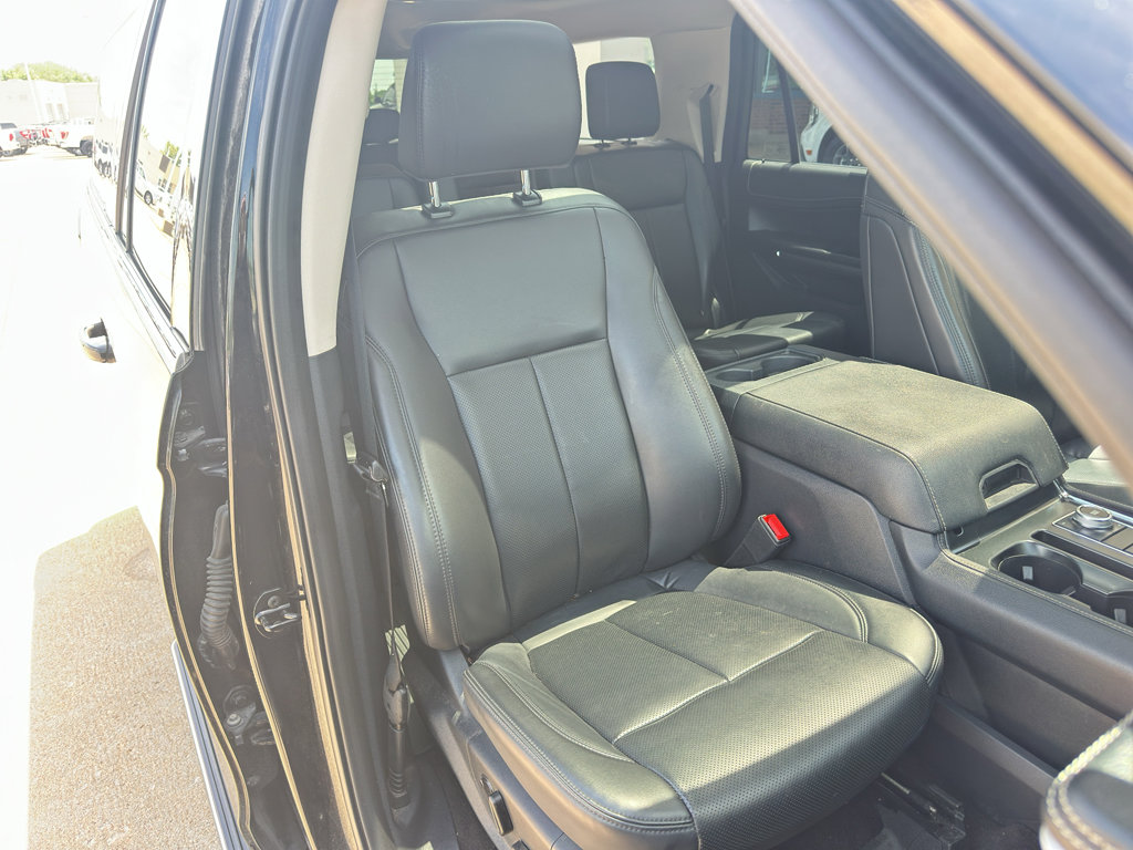 Used 2023 Ford Expedition Max XLT AWD/4WD image 32