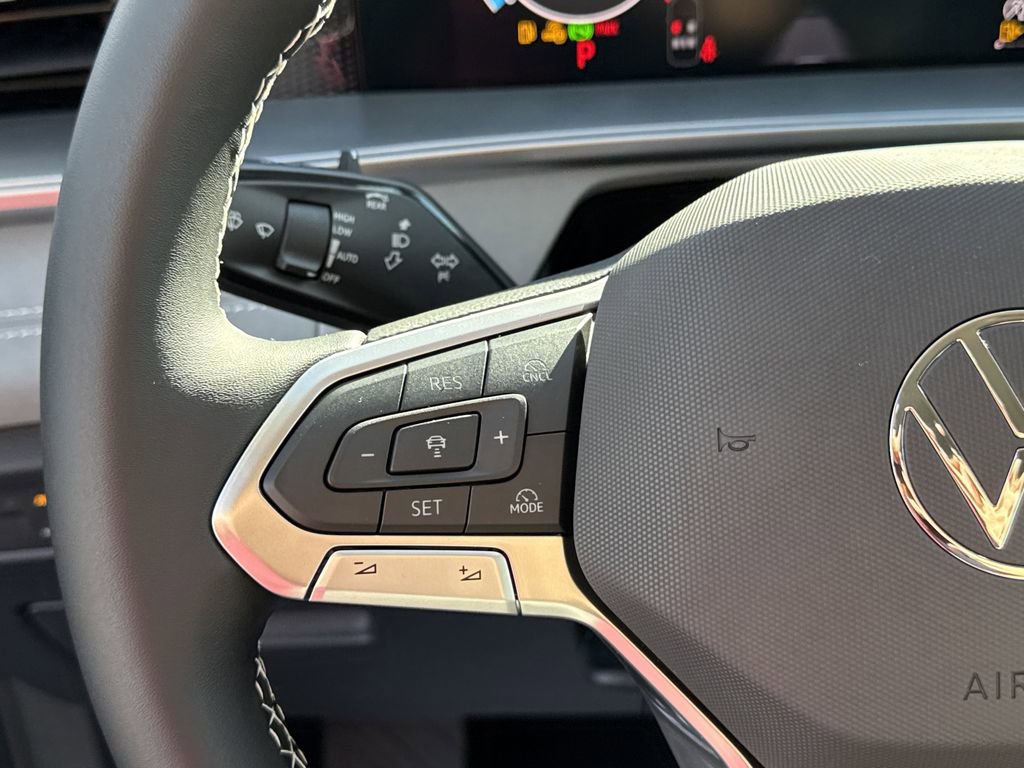 New 2026 Volkswagen Tiguan SE image 28