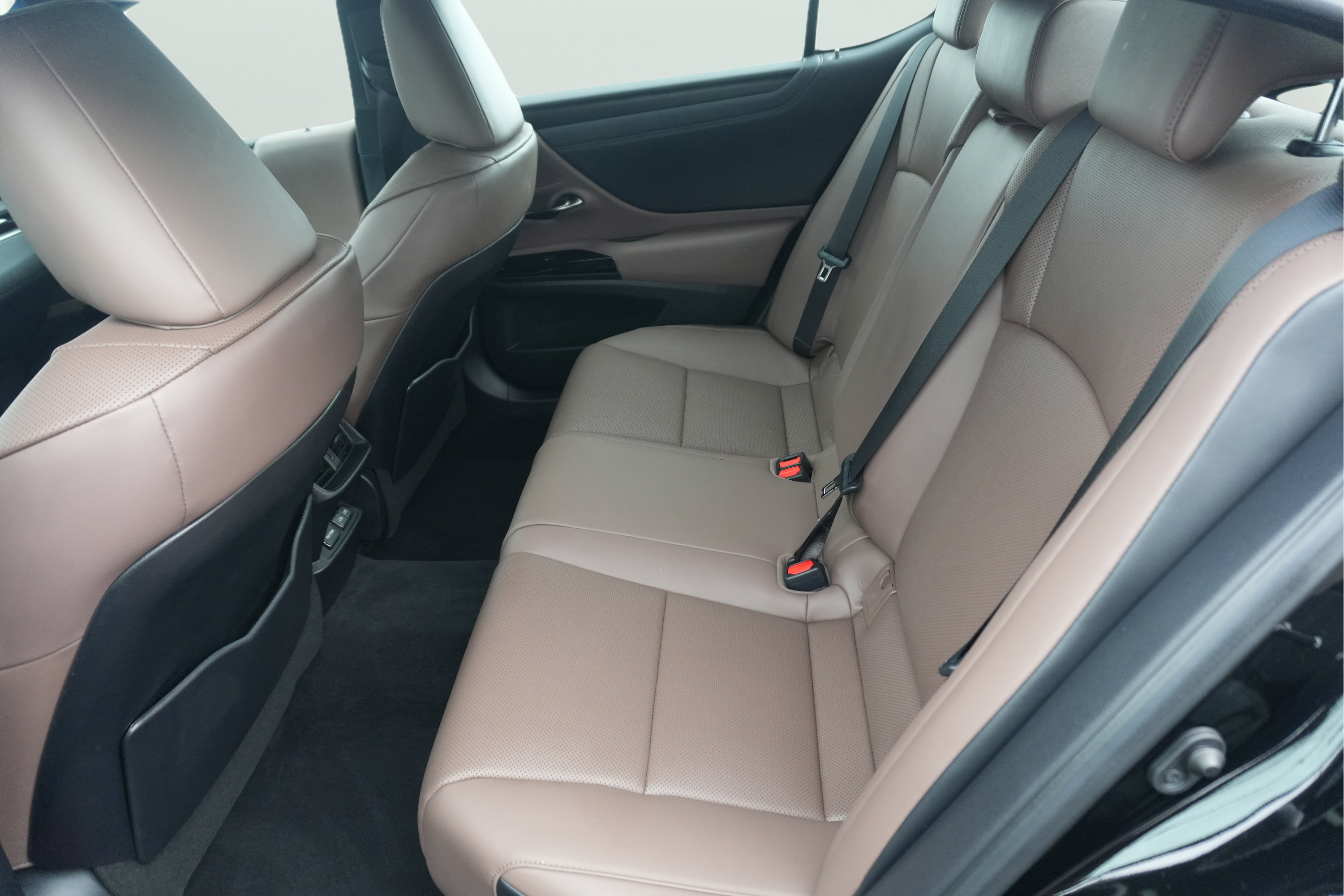 Used 2024 Lexus ES 350 w/ Premium Package FWD image 21