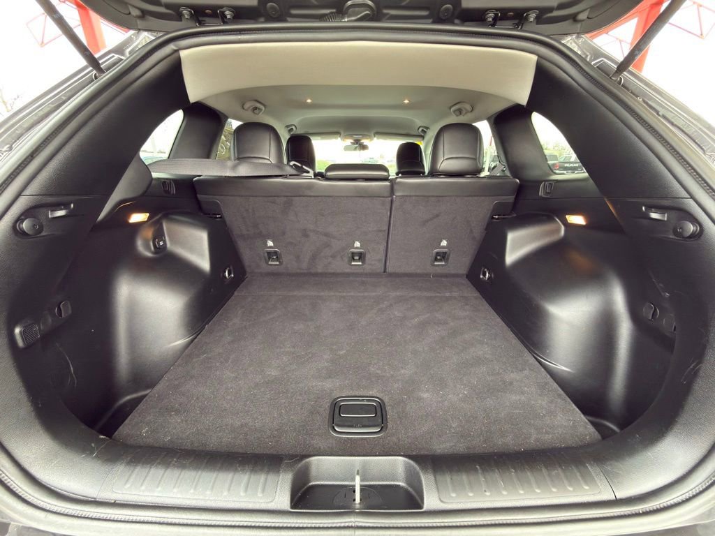 Used 2019 Jeep Cherokee Latitude Plus w/ Cold Weather Group image 29