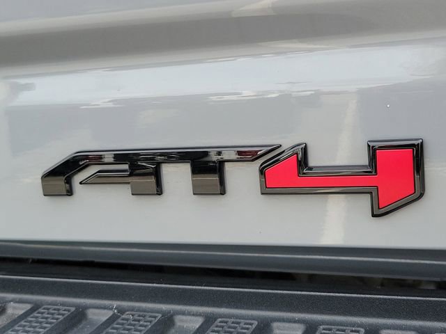 Used 2025 GMC Sierra 2500 AT4 w/ AT4 Premium Plus Package AWD/4WD image 8