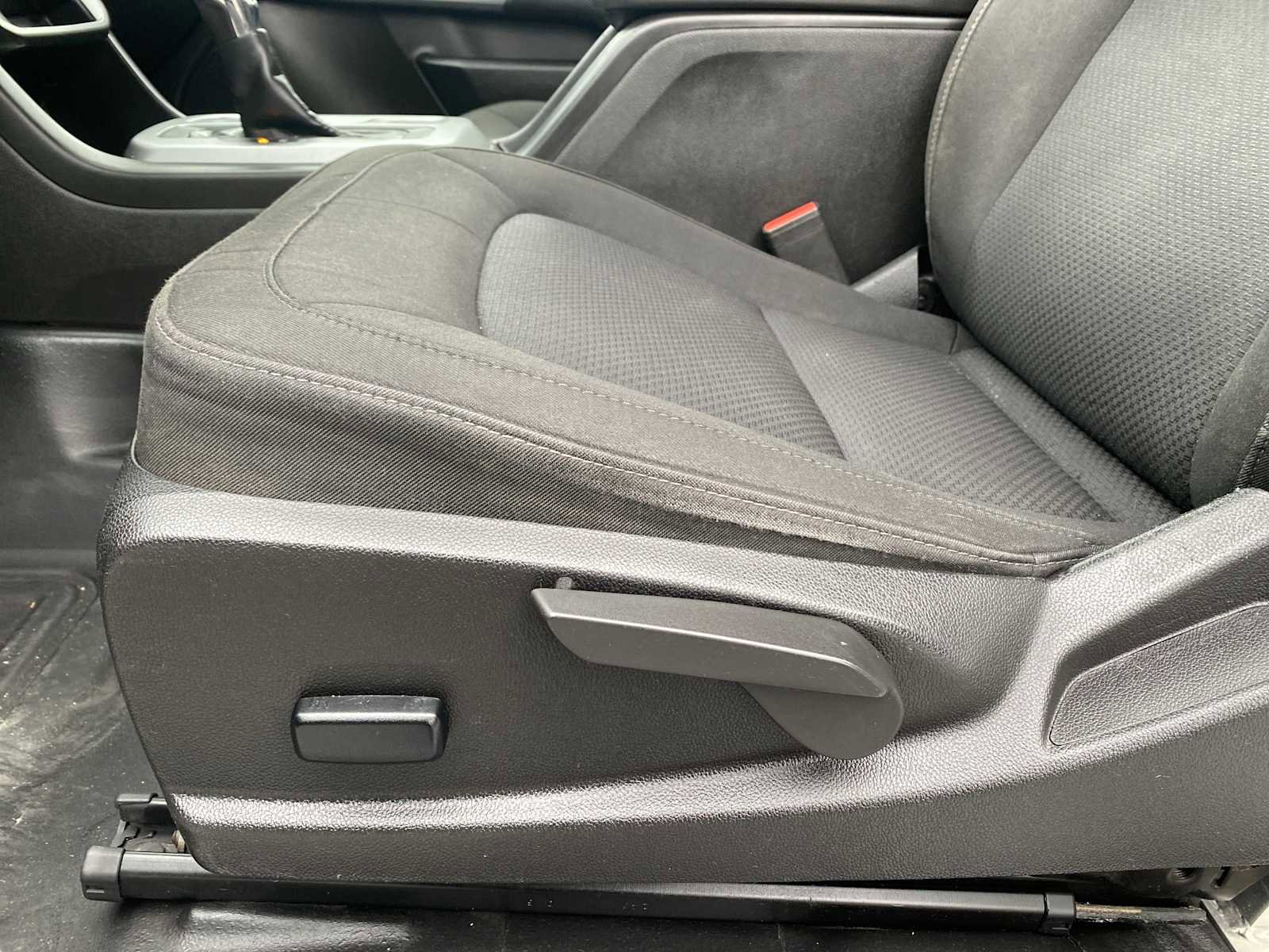 Used 2022 Chevrolet Colorado LT w/ Fleet Safety Package image 24