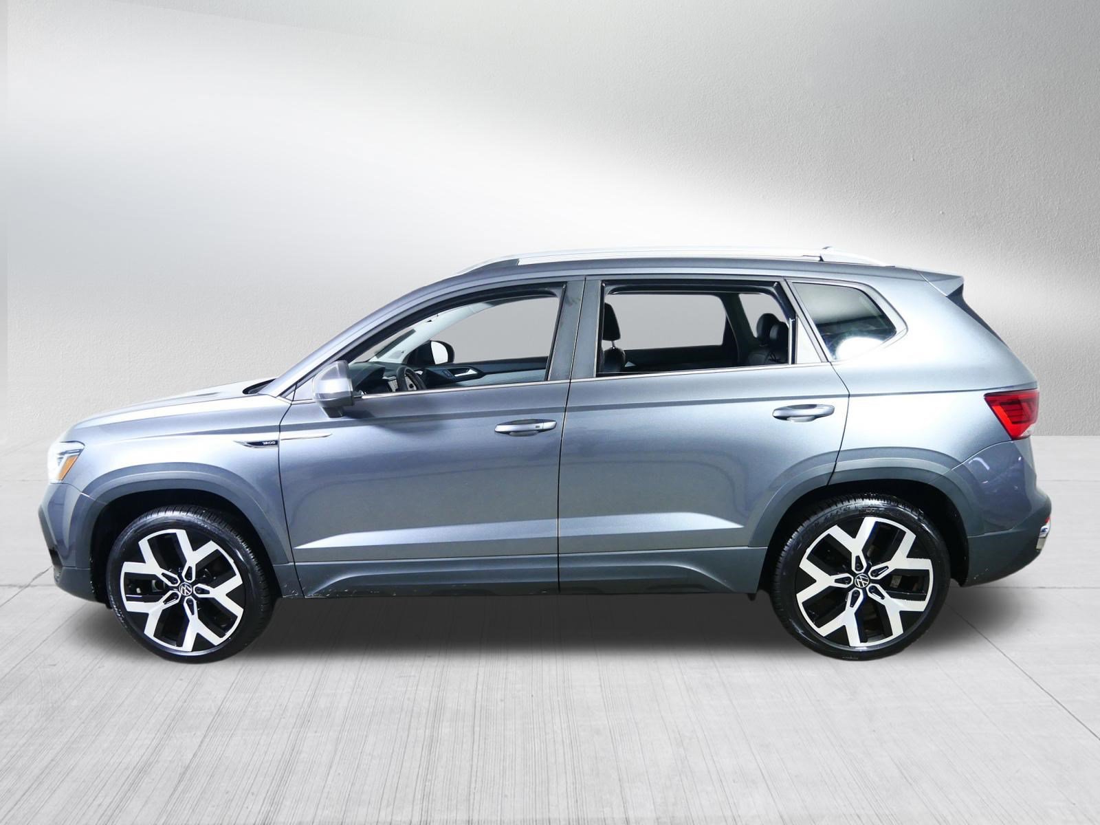 Used 2023 Volkswagen Taos SEL image 4