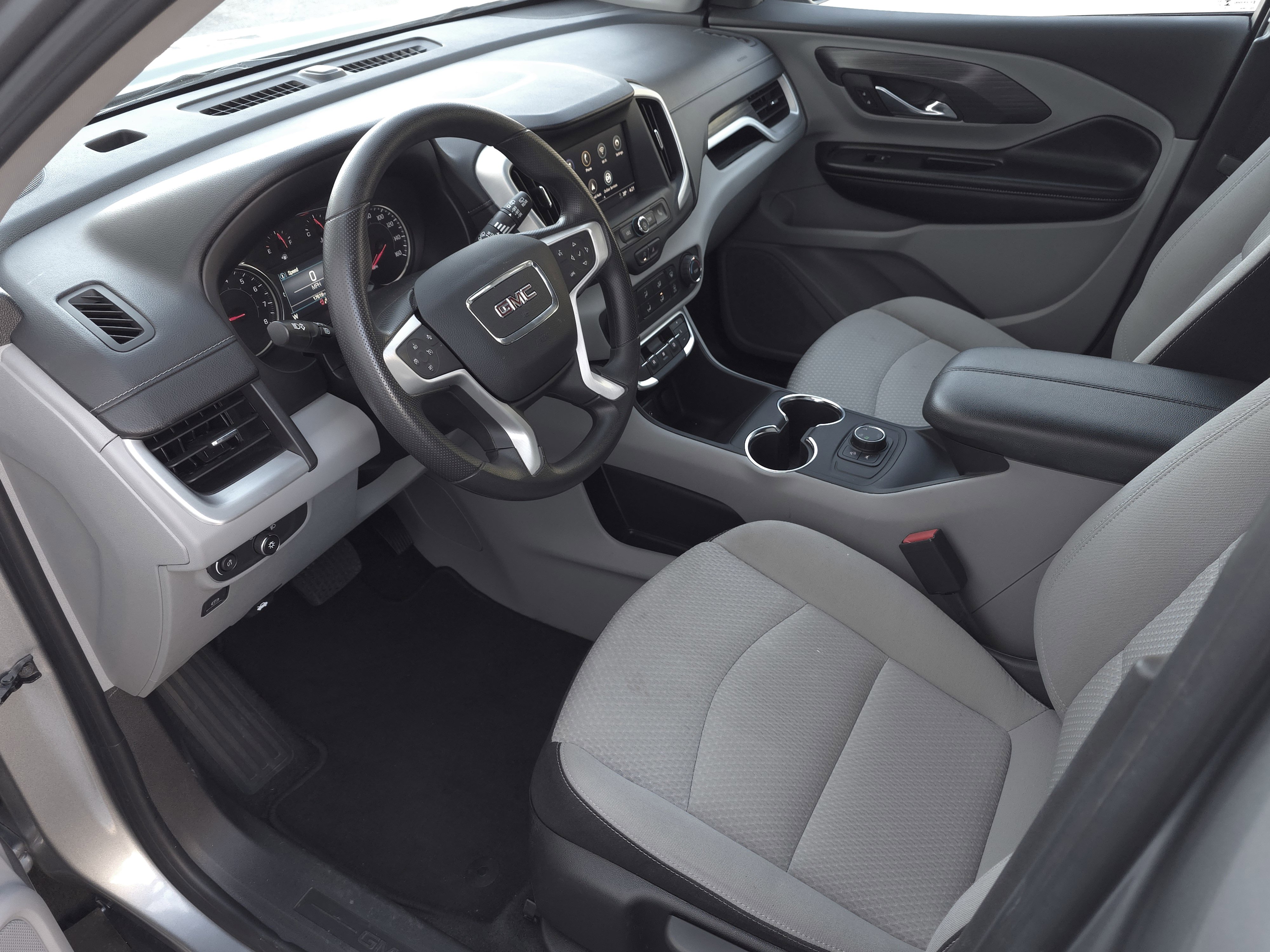 Used 2024 GMC Terrain SLE image 9