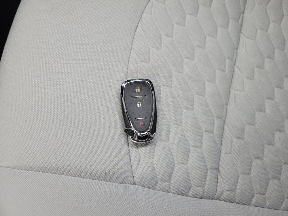 Used 2018 Chevrolet Equinox LS image 32