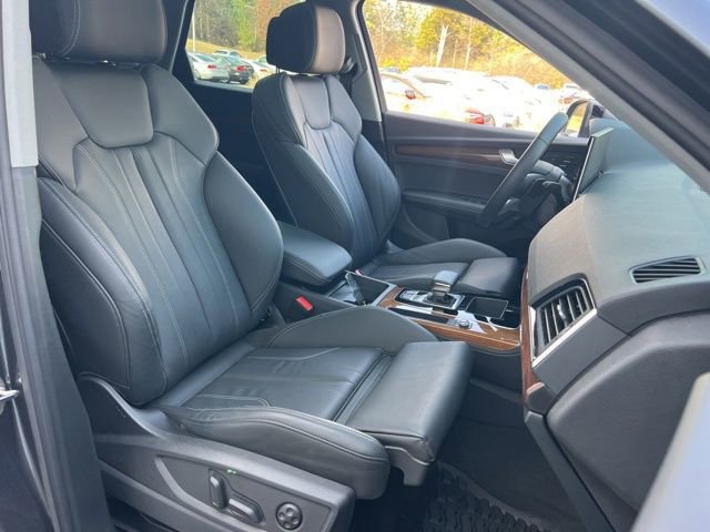Used 2024 Audi Q5 e Premium Plus w/ Premium Plus Package image 44