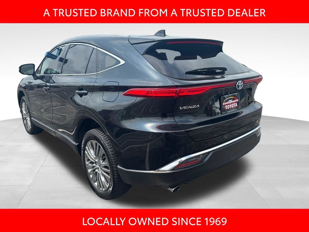Certified 2022 Toyota Venza XLE AWD/4WD image 4