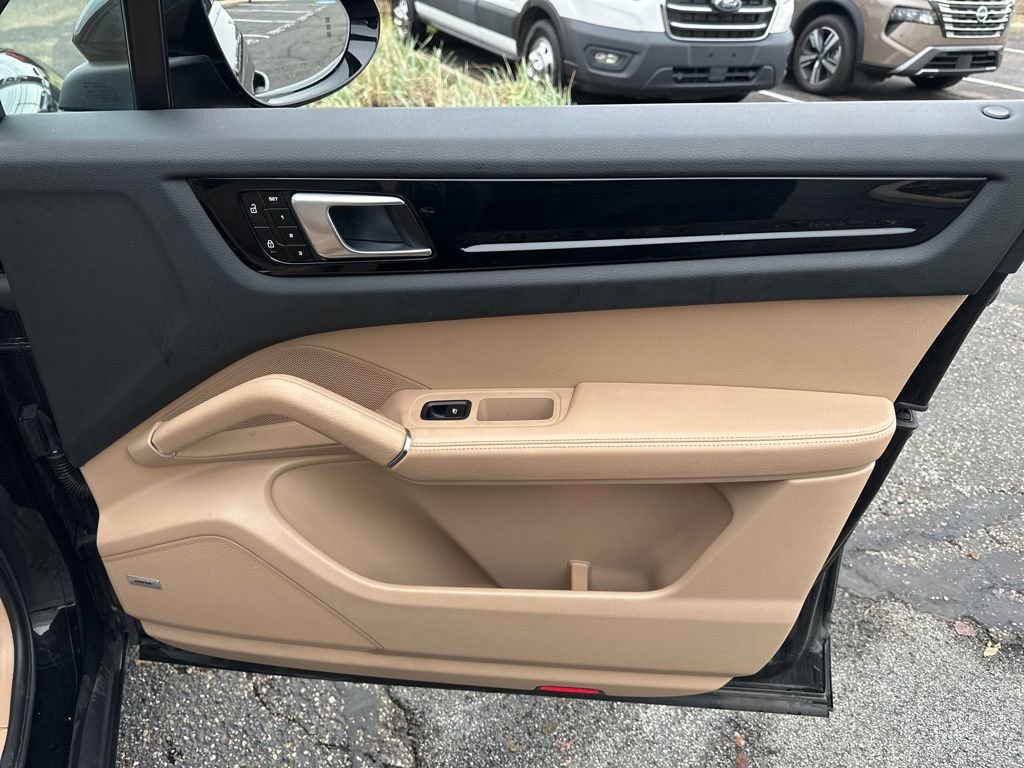 Used 2020 Porsche Cayenne image 22