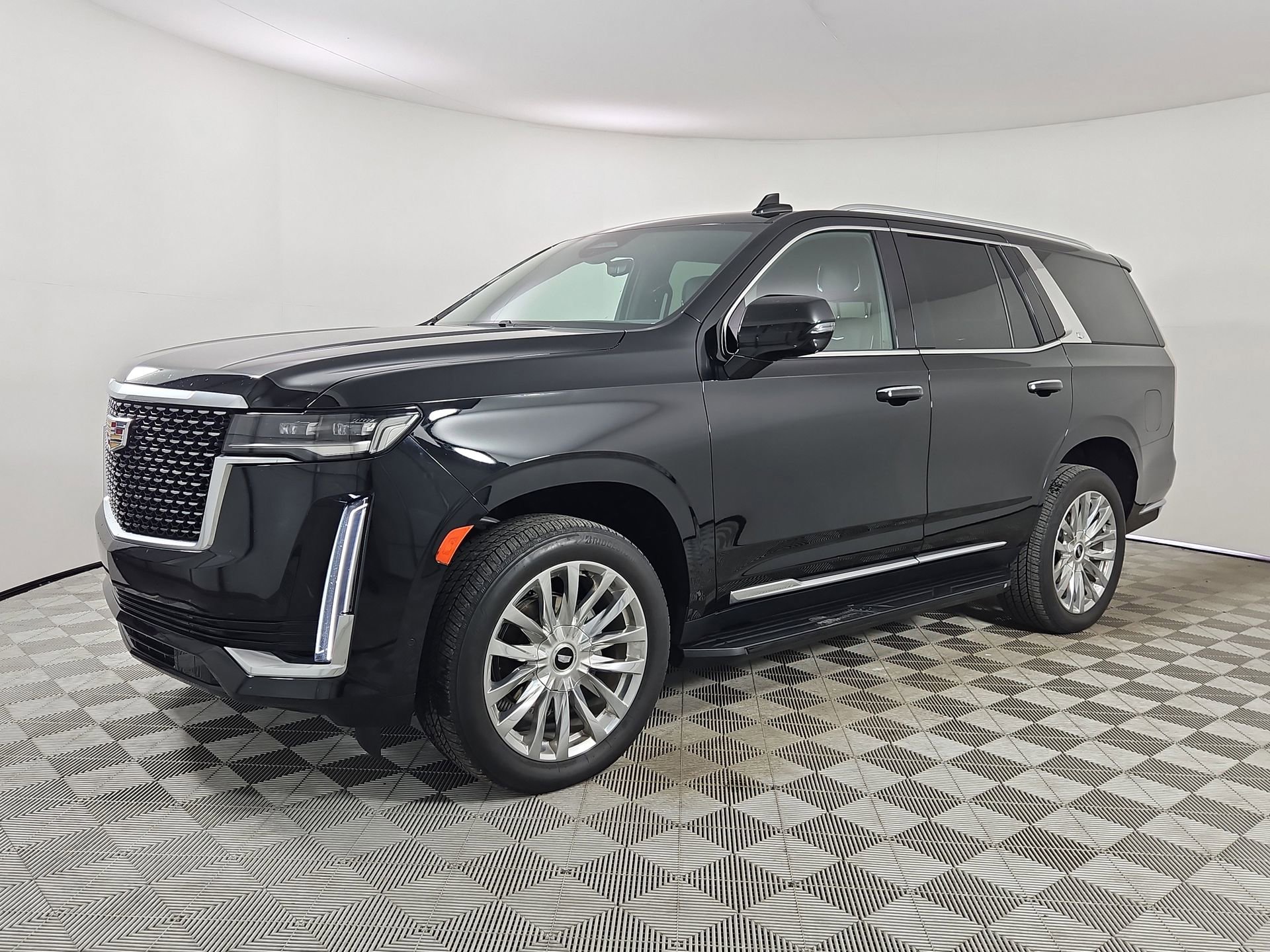 Used 2023 Cadillac Escalade Premium Luxury AWD/4WD image 3