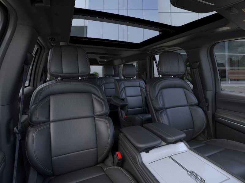 New 2025 Lincoln Navigator L Reserve w/ Jet Appearance Package image 13
