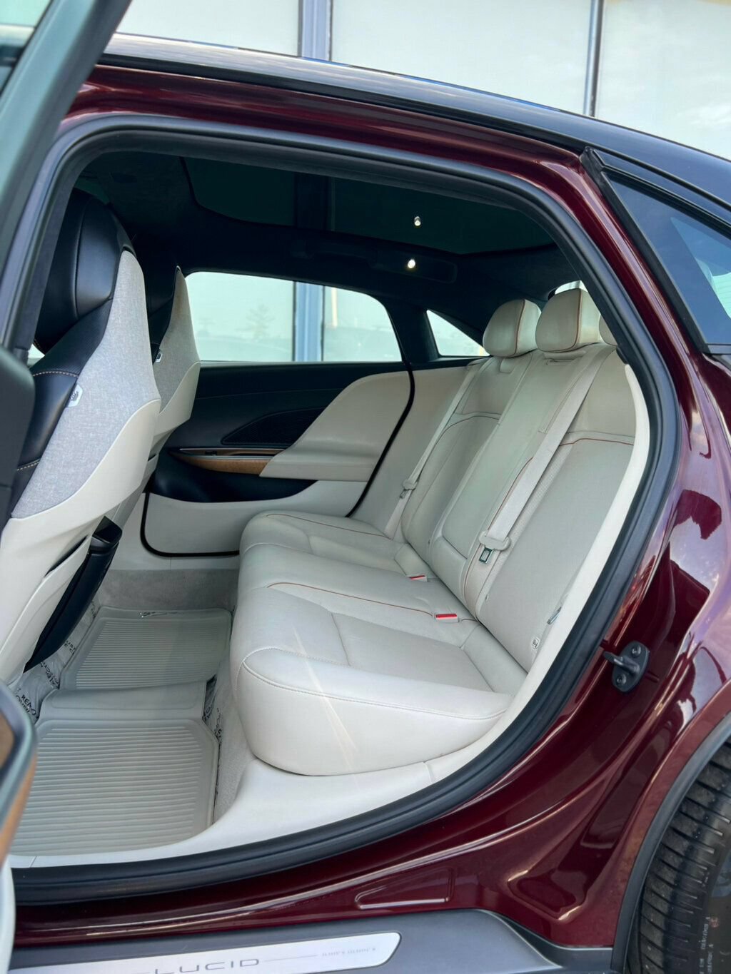 Used 2023 Lucid Air Touring AWD/4WD image 18