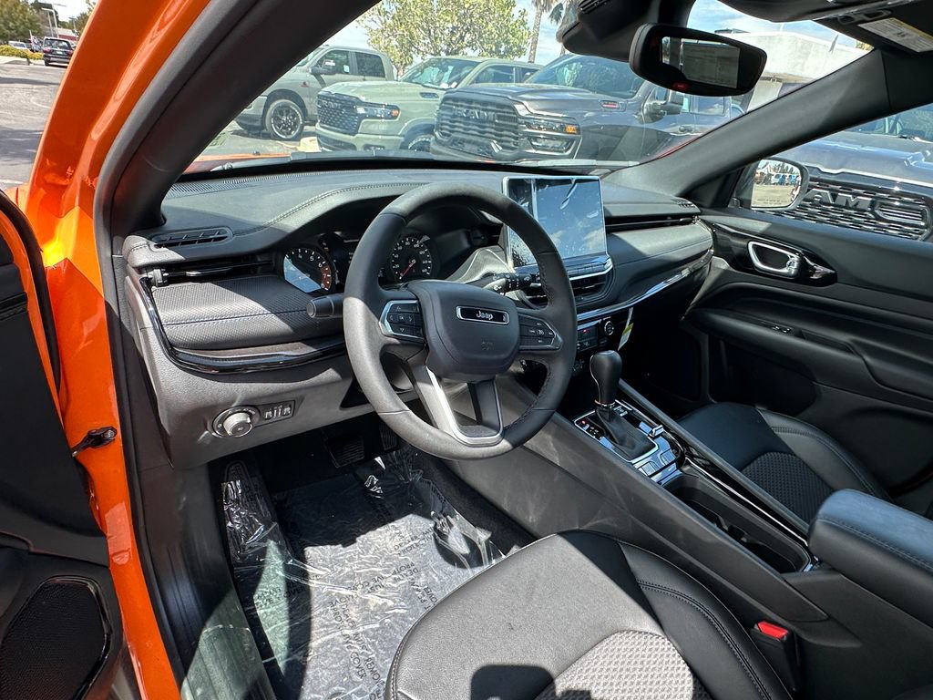 New 2026 Jeep Compass Latitude AWD/4WD image 16