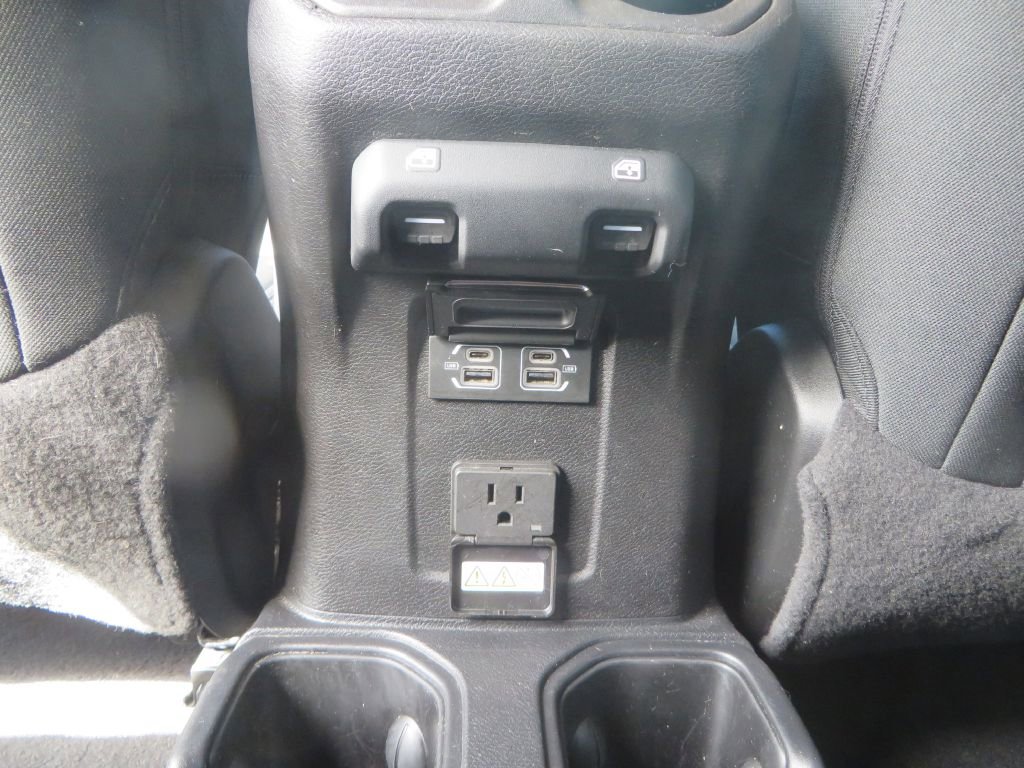 Used 2021 Jeep Wrangler Unlimited Sahara image 20