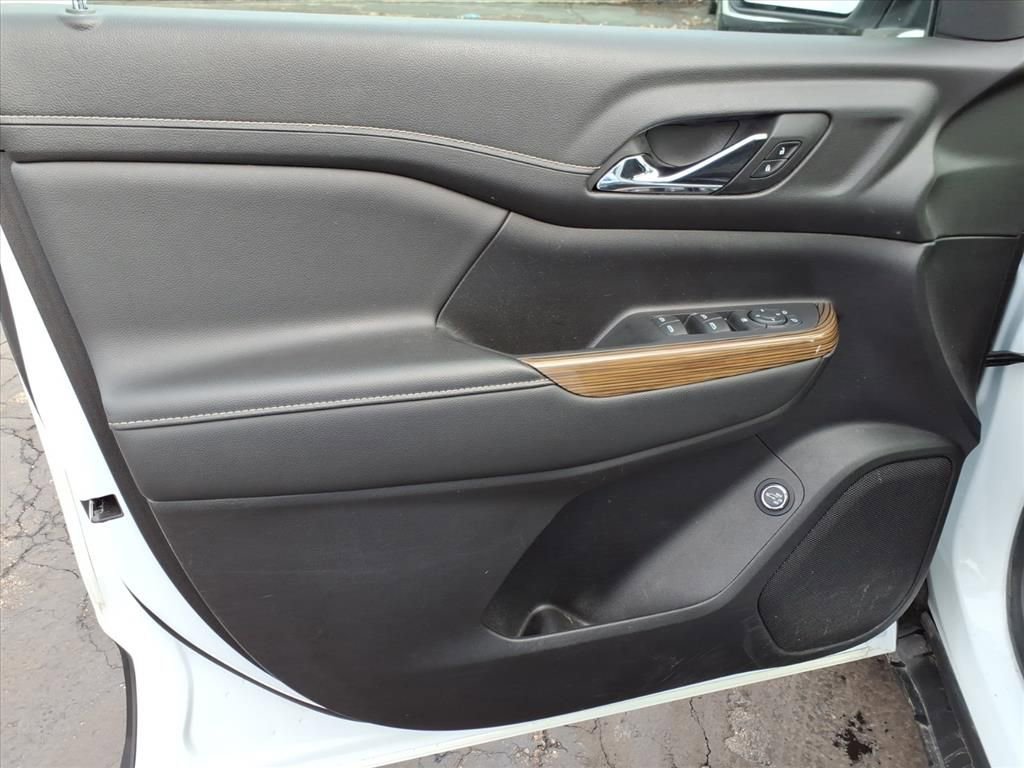 Used 2023 GMC Acadia SLE w/ Driver Convenience Package image 14