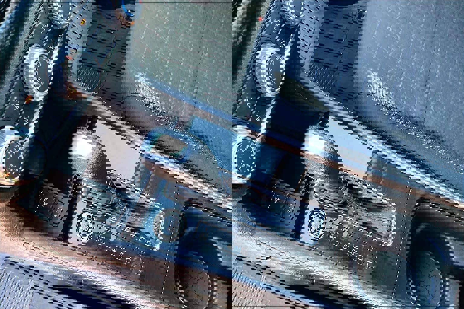 Used 2024 Nissan Kicks SV image 16