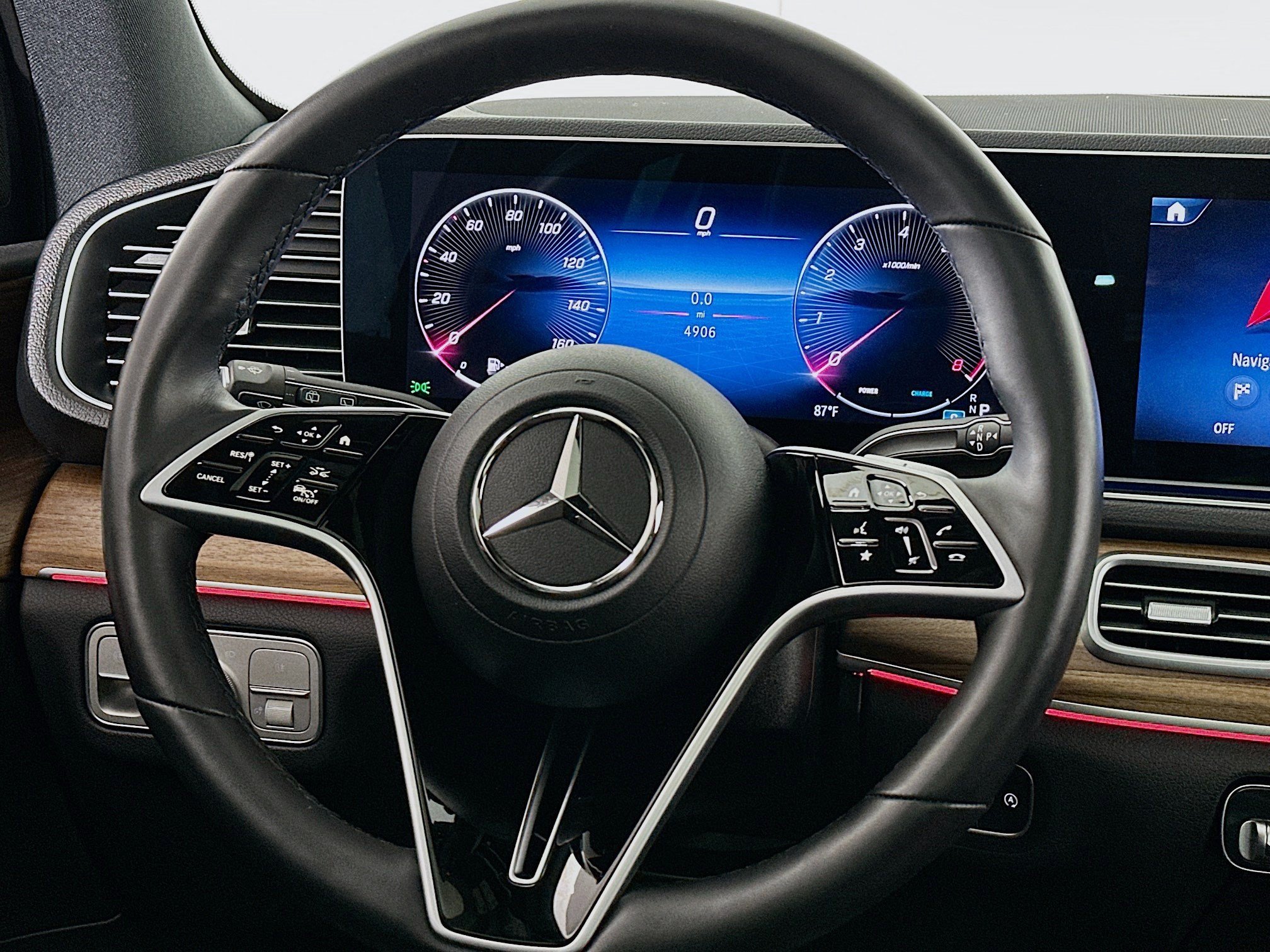 Used 2025 Mercedes-Benz GLE 450 4MATIC image 8