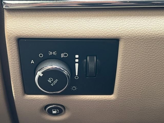 Used 2019 Jeep Grand Cherokee Limited AWD/4WD image 19