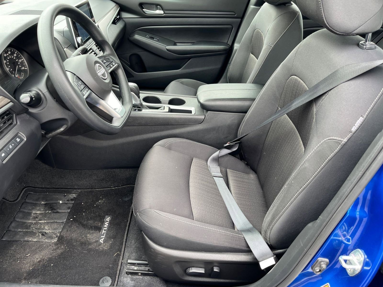 Used 2025 Nissan Altima 2.5 SV image 23