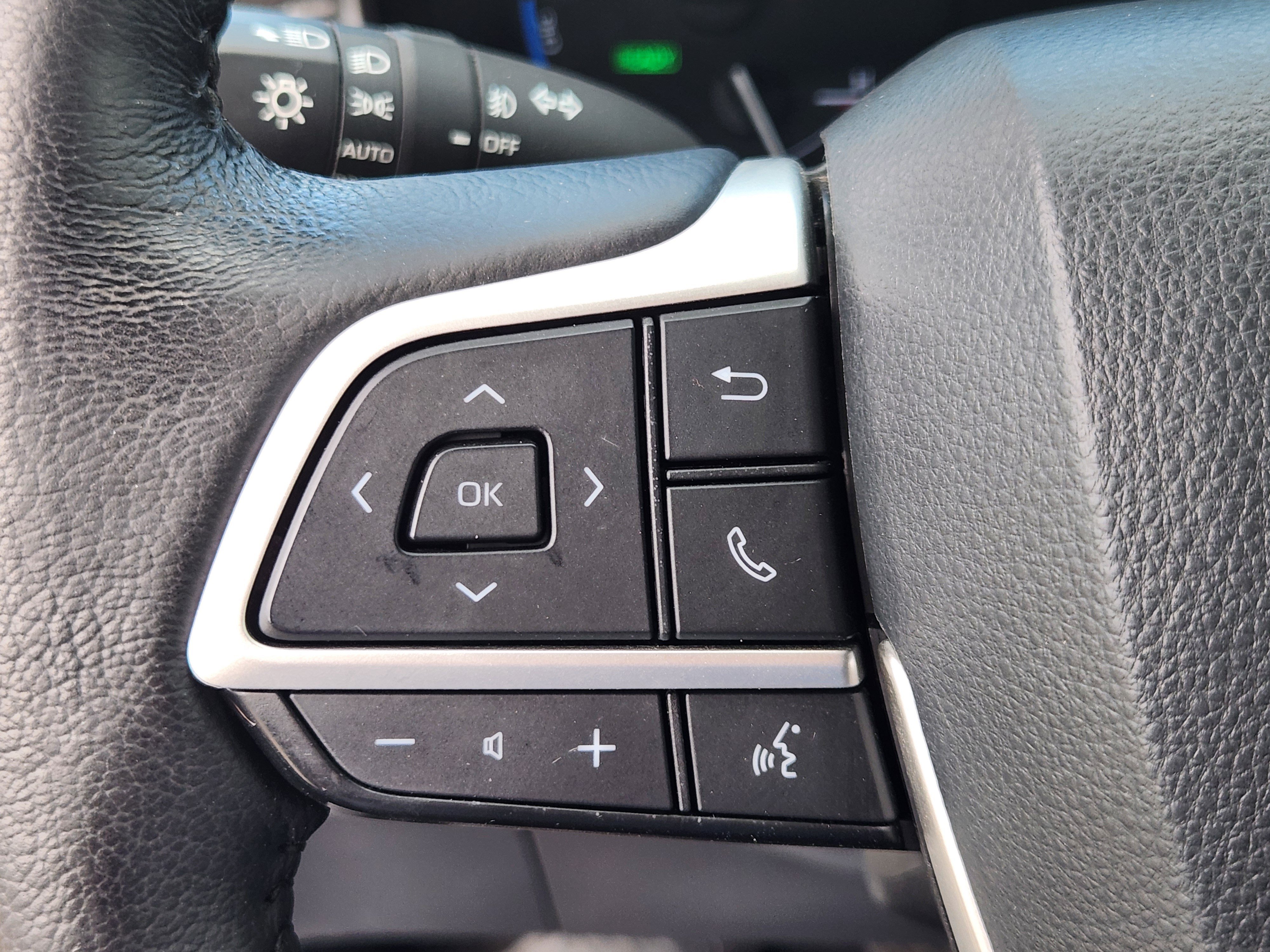 Used 2021 Toyota Sienna XLE w/ XLE Plus Package AWD/4WD image 27