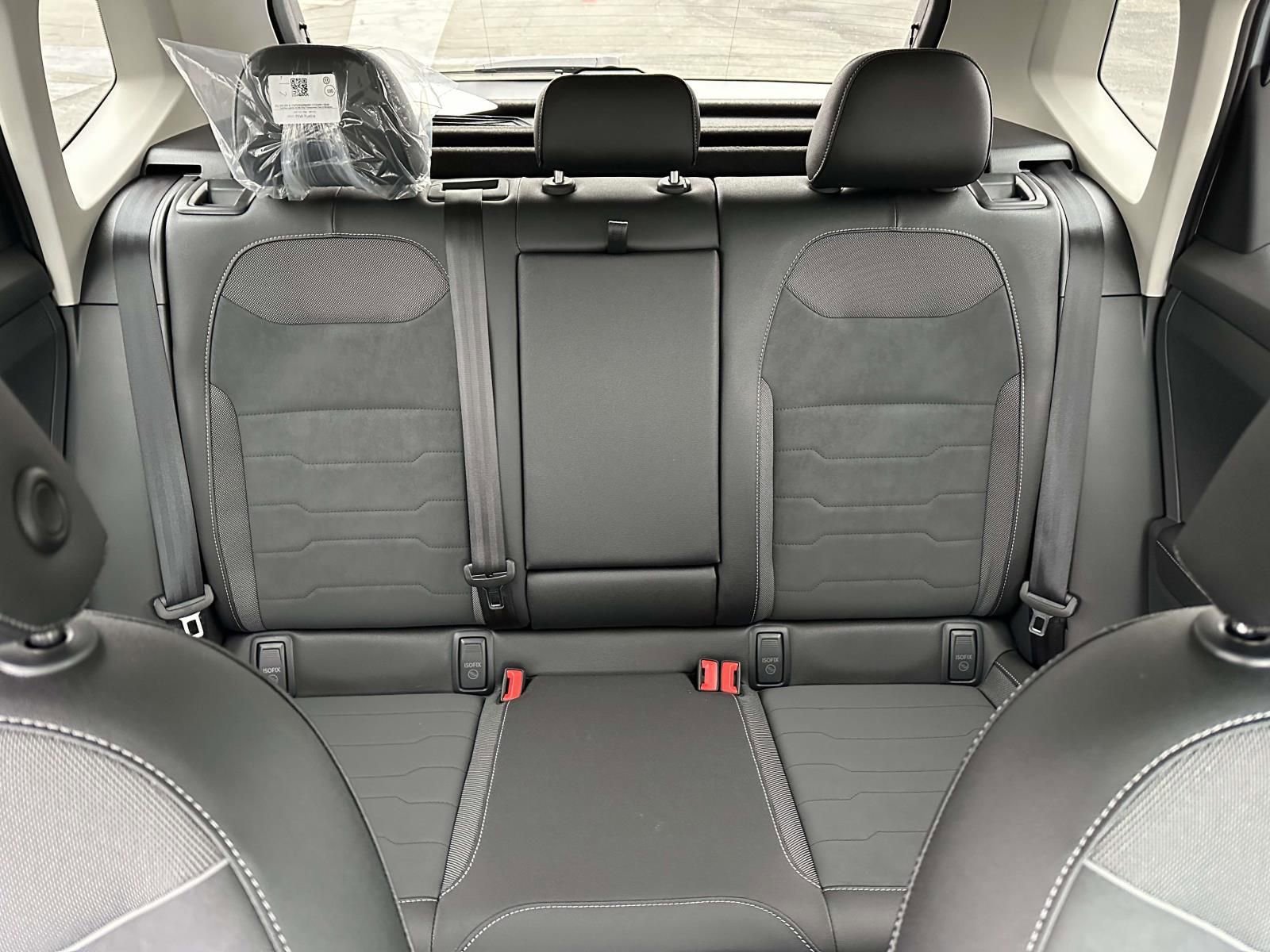 New 2026 Volkswagen Taos SE image 14