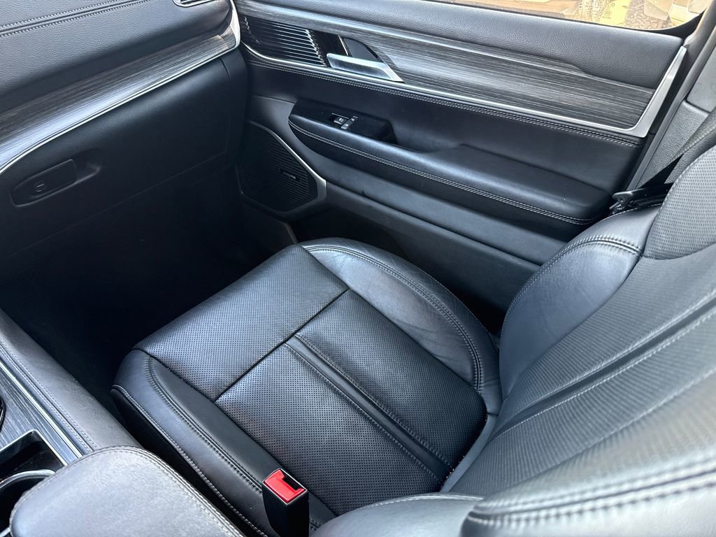 Used 2024 Jeep Wagoneer Series II w/ Flexible Seating Group image 15