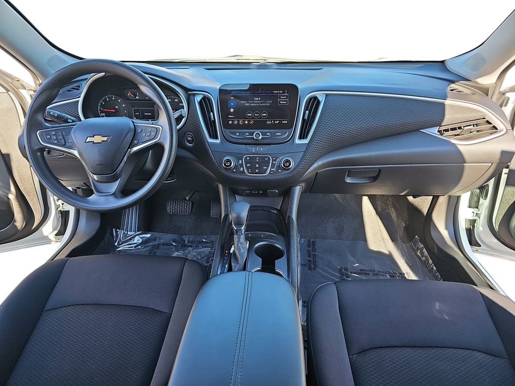 Used 2025 Chevrolet Malibu LT image 9