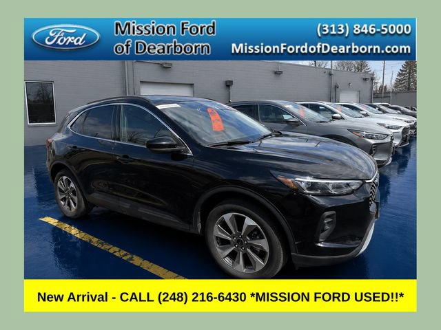 Certified 2025 Ford Escape Platinum AWD/4WD image 1